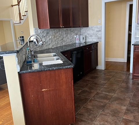 2nd image of 3840 Henricks Hill Dr