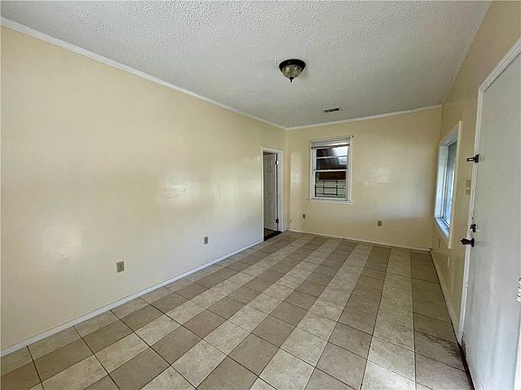 3rd image of 2116 New Orleans St