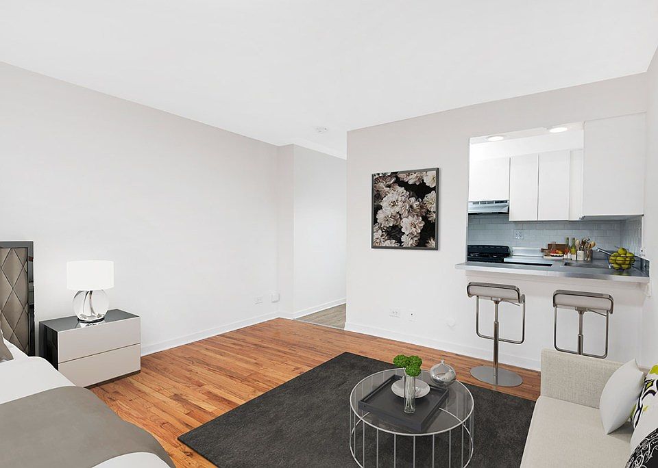 1st image of 3510G N Pine Grove Ave #224