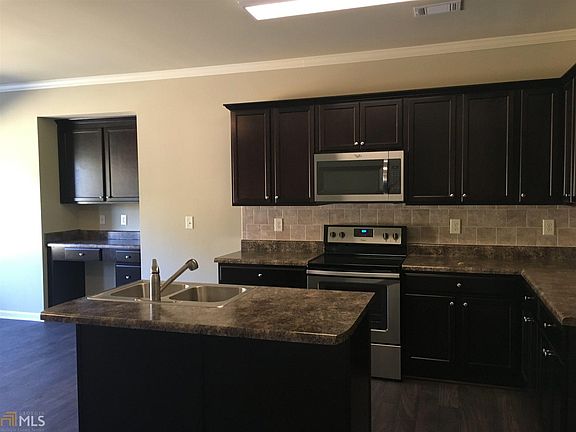 4th image of 5417 Sycamore Ct #84-C