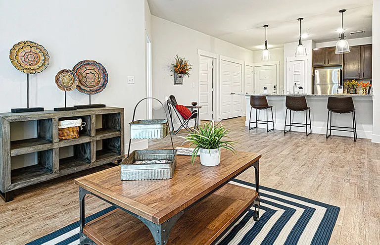 Hickory Creek Ranch Apartments — Photo 40