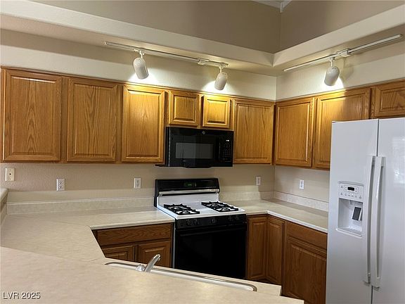 5th image of 340 Manti Pl #0