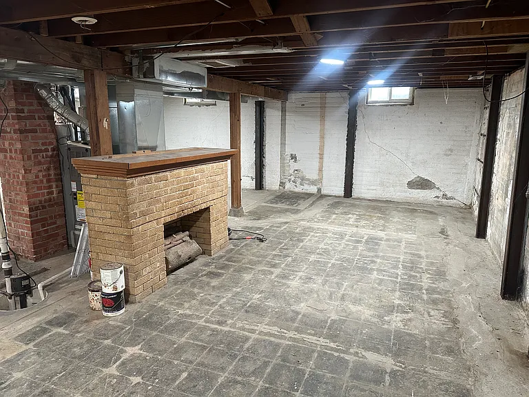 1528 N Fountain St — Photo 11
