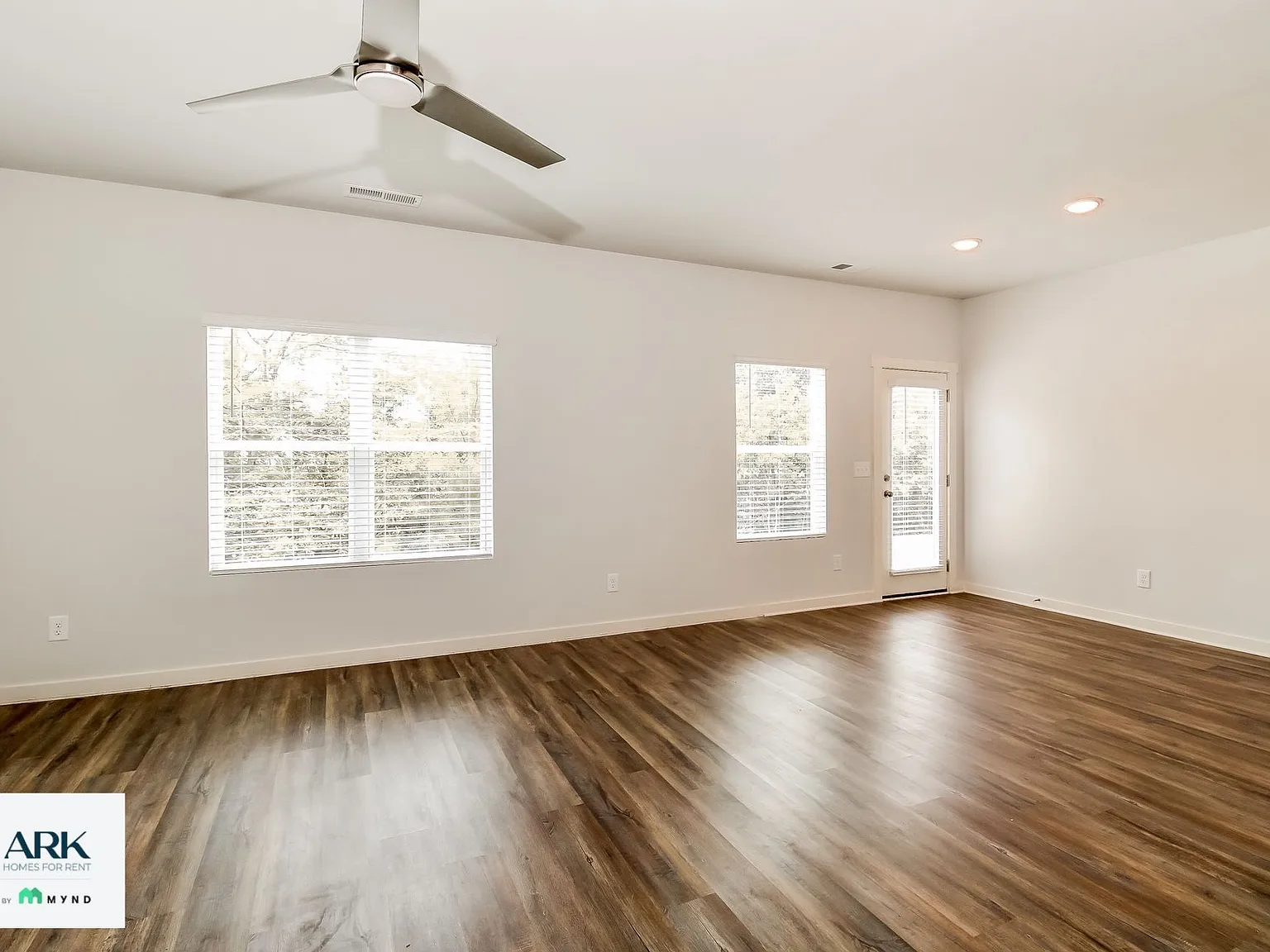 4 bed, 2.5 bath, 1947 sqft, $2,055 — Photo 4