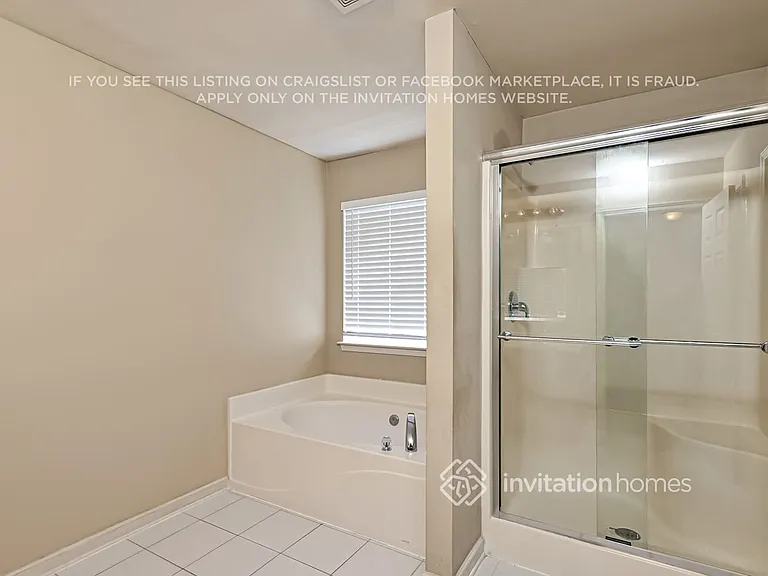 909 Lakeside Ct — Photo 12