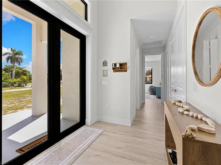 2547 Storter Ave — Photo 4