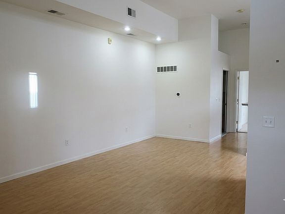 5th image of 3241 S Yampa Way Unit J