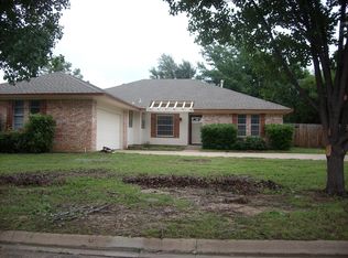913 Sandpiper Dr, Denton, TX 76205