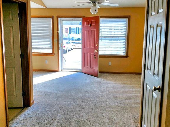 3rd image of 44 Rosewood Ln #44