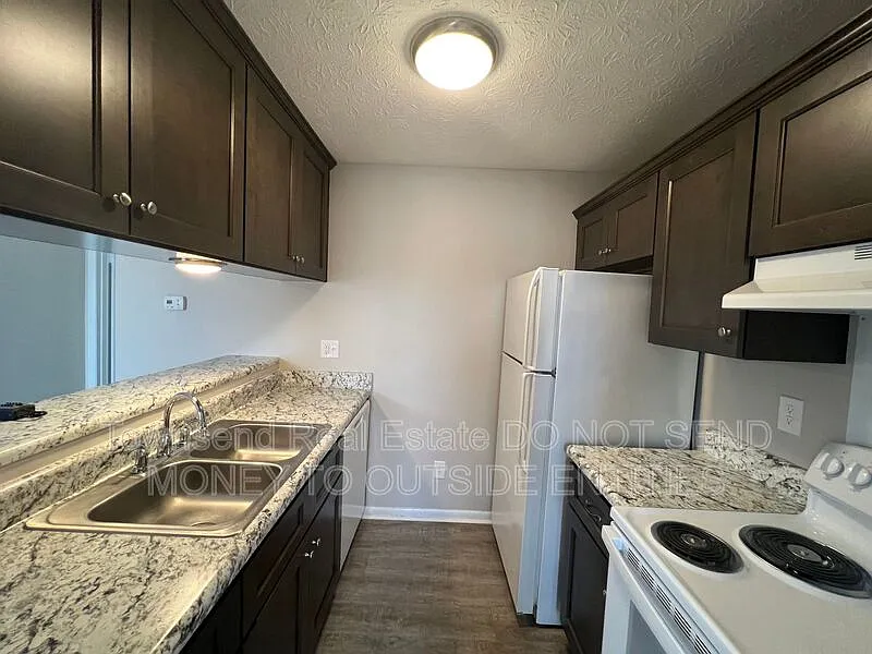 1 bed, 1.0 bath, 950 sqft, $875 — Photo 3