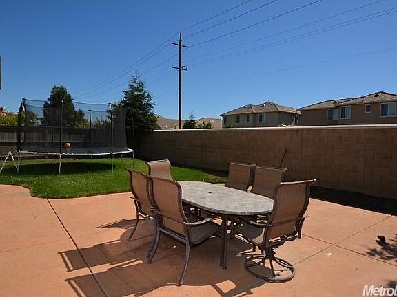 2nd image of 1091 Lawrence Ln