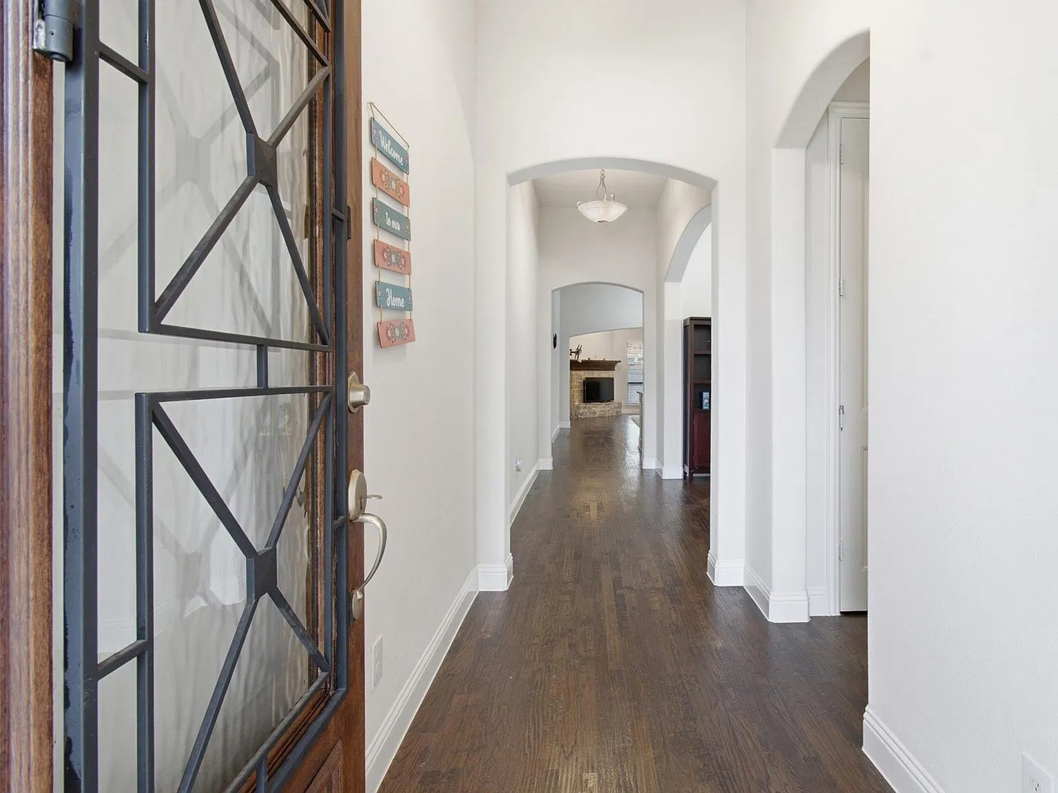 4 bed, 2249 sqft, $2,800 — Photo 4