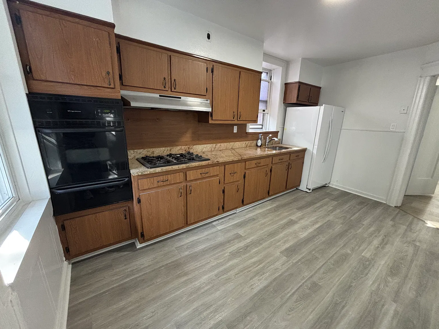 3 bed, $3,500 — Photo 2