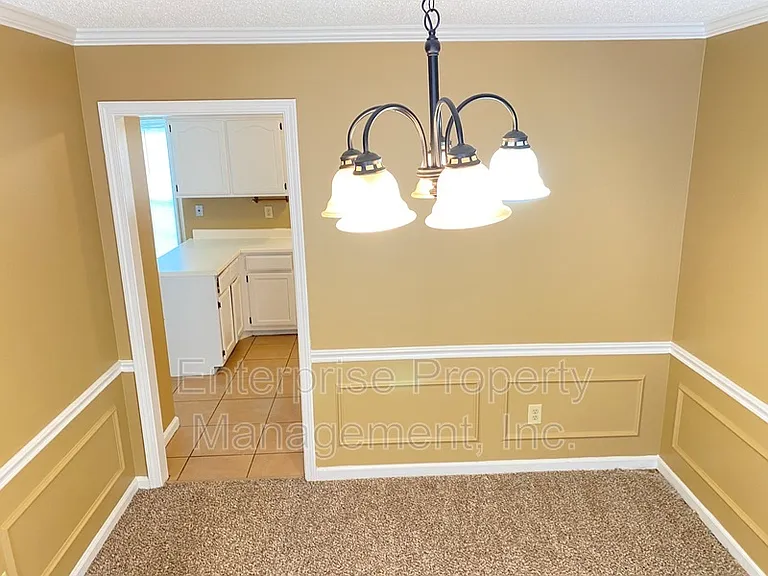 7828 Bland Ln — Photo 8