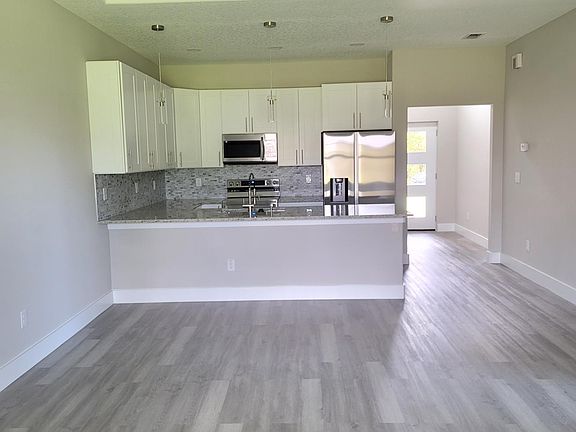 5th image of 1 Zoeller Ct #A