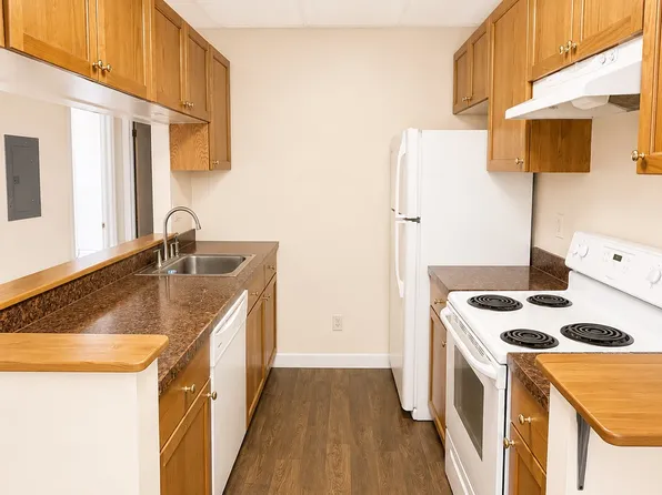400 Vrooman Ave APT 302, Amsterdam, NY 12010