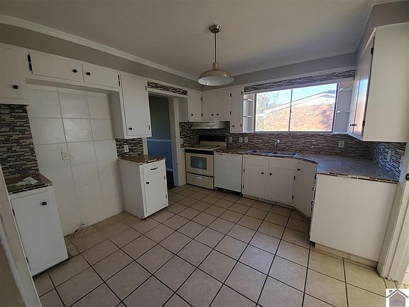 4th image of 1706 Ryan Ave