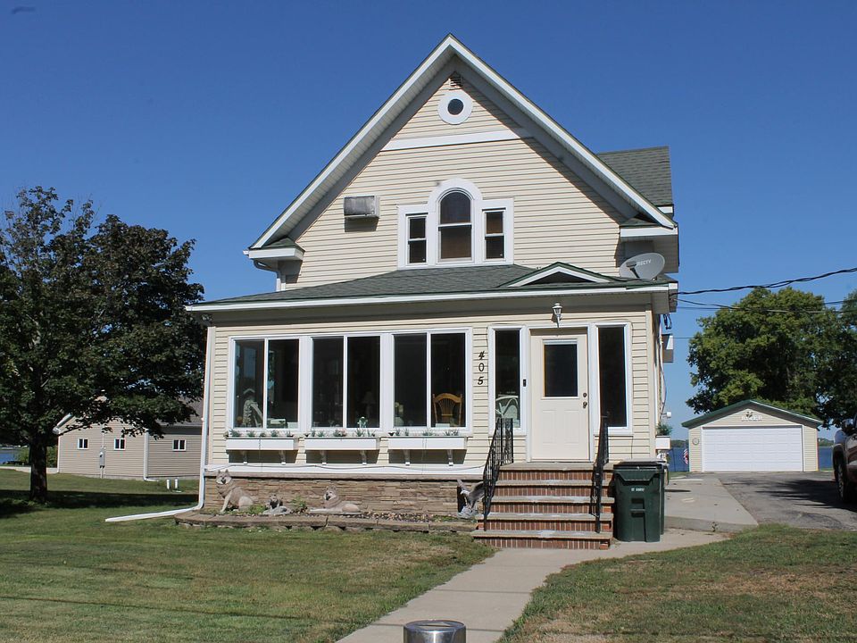 1st image of 405 E Lake St