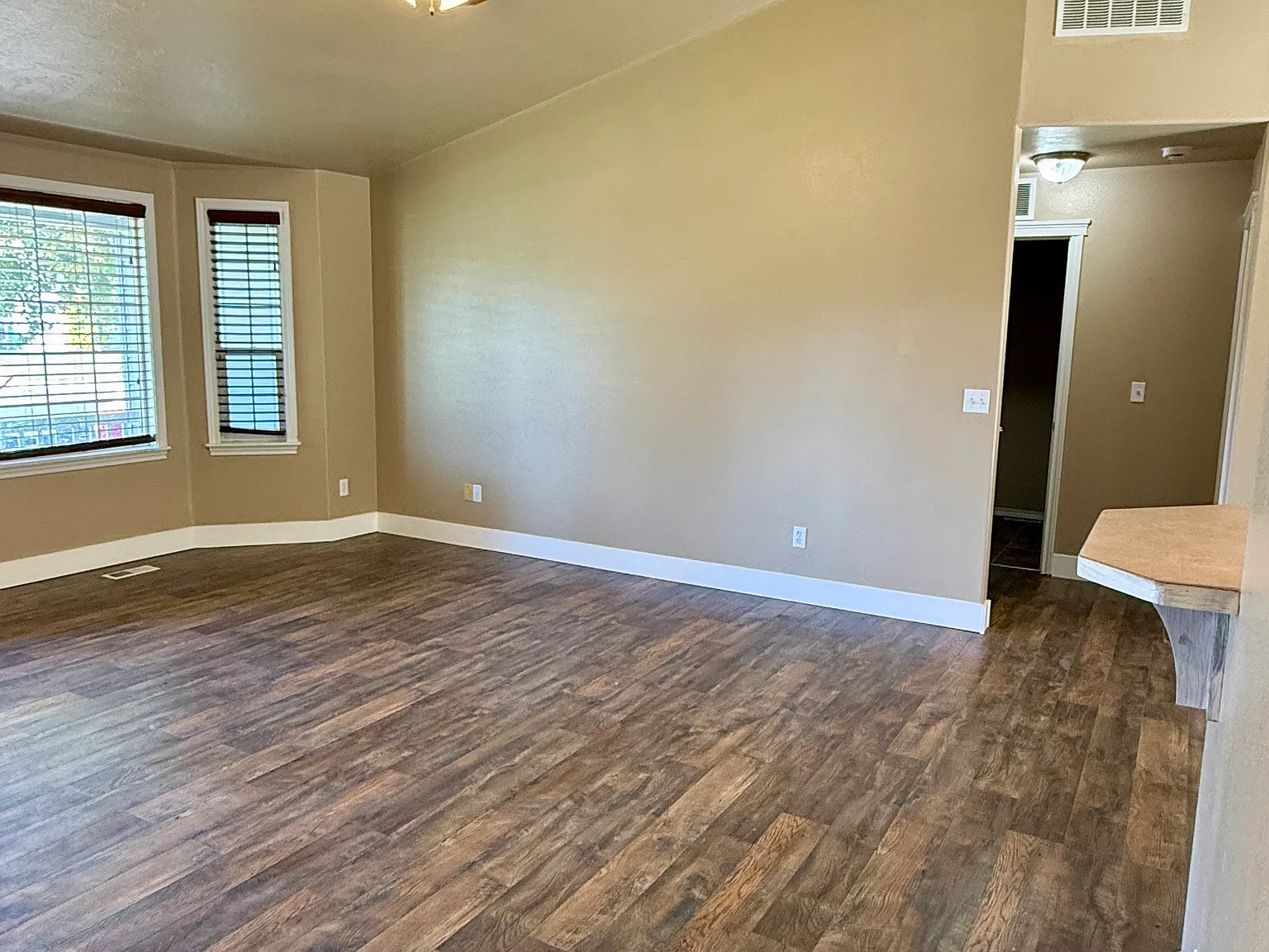 3 bed, 1145 sqft, $2,000 — Photo 3