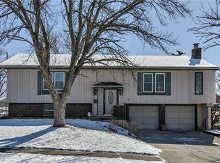 11233 Walrond Ave, Kansas City, MO 64137