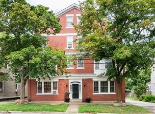 42 Broad St APT 6, Salem, MA 01970