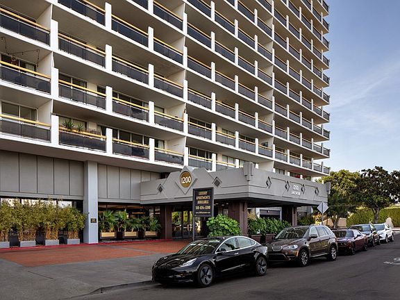 5th image of 1200 Lakeshore Ave