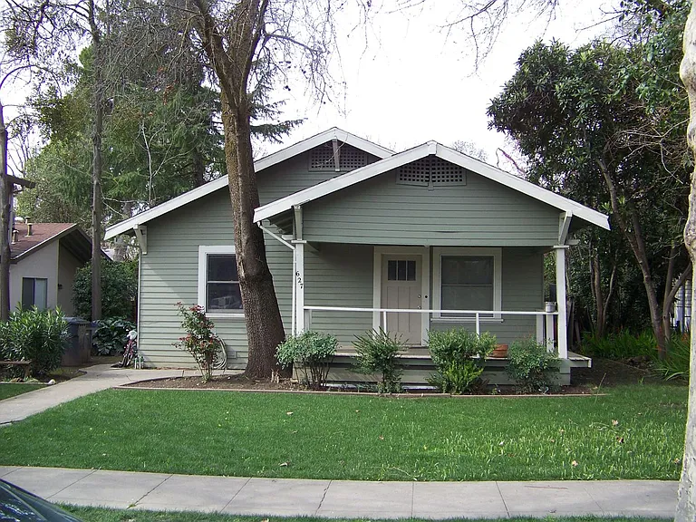 627 G St — Photo 1