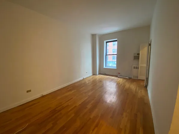 1240 Lexington Avenue image 1 of 4