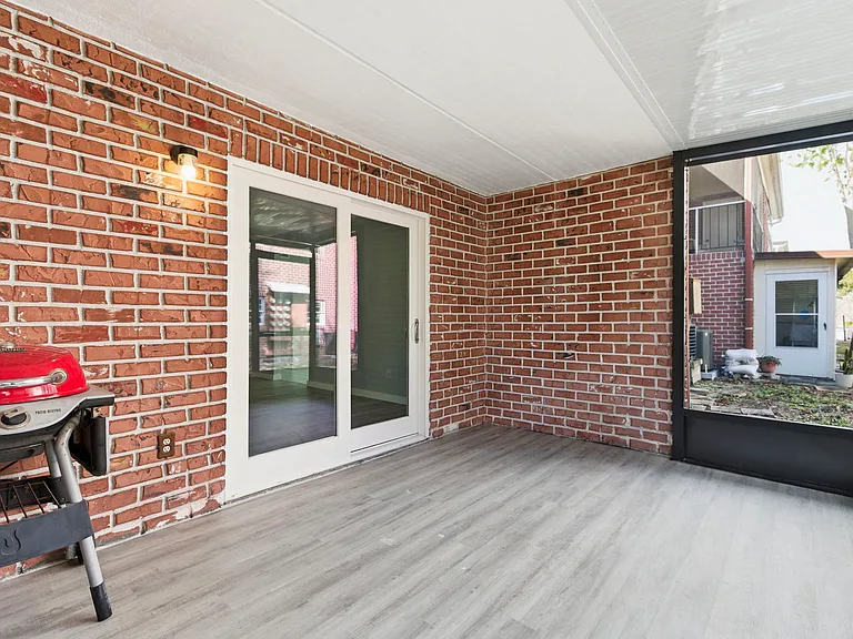 1125 83rd Ave N #A — Photo 31