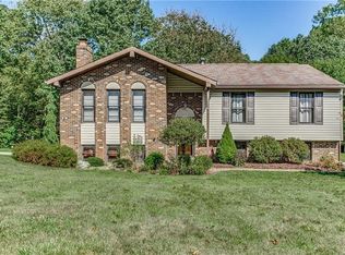 1502 Greendale Dr, Pittsburgh, PA 15239