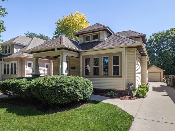 2452 N 72nd St, Wauwatosa, WI 53213