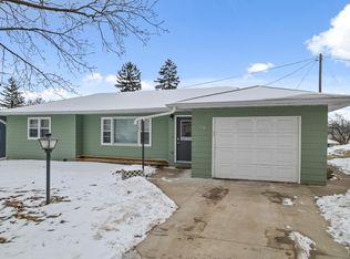 829 S Hill St, Fountain City, WI 54629