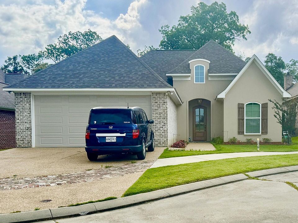 1st image of 33 Ashburn Woods Ave