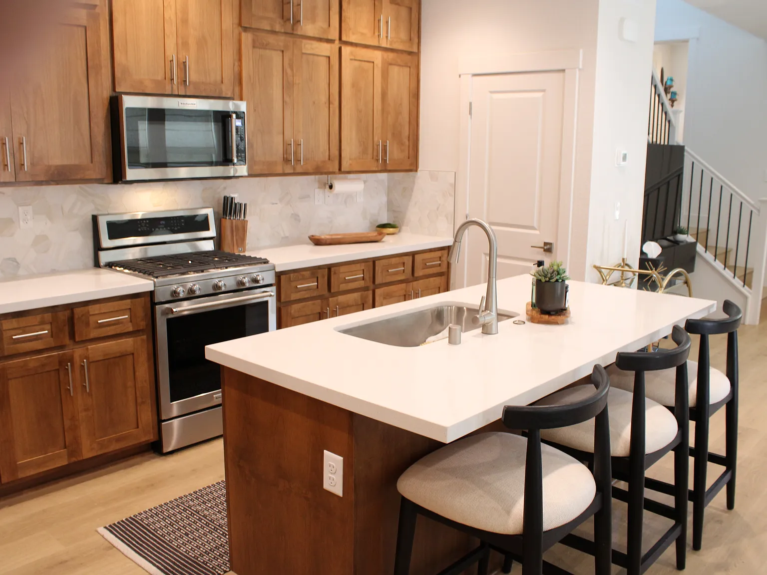 1188 Grove St — Photo 4