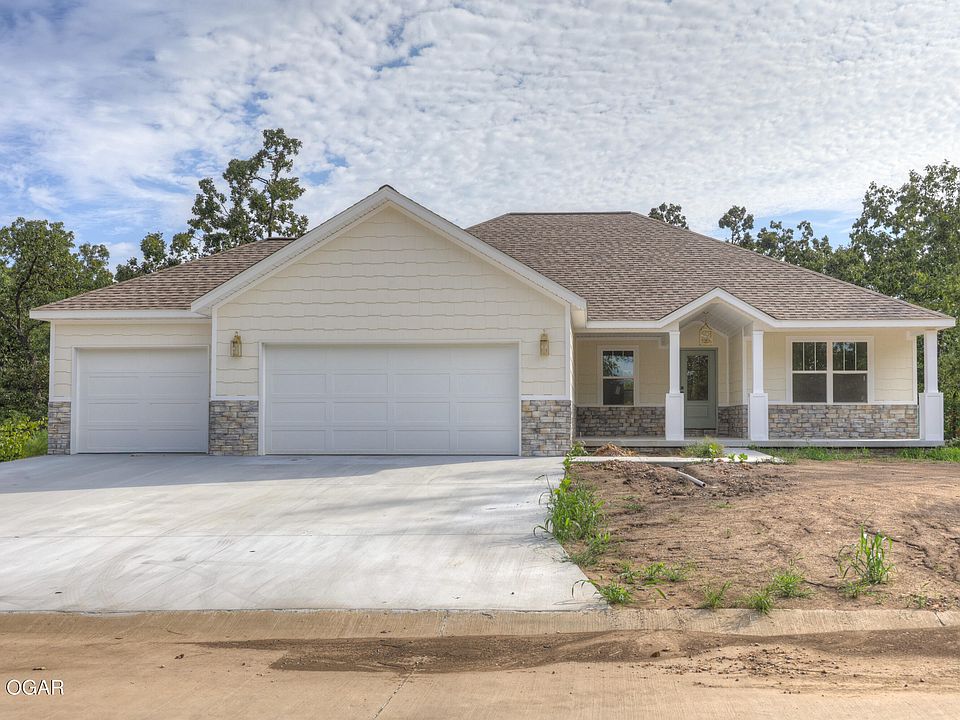 1st image of 126 Cypress Ln