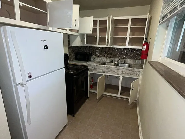 Holston Apartments — Photo 42