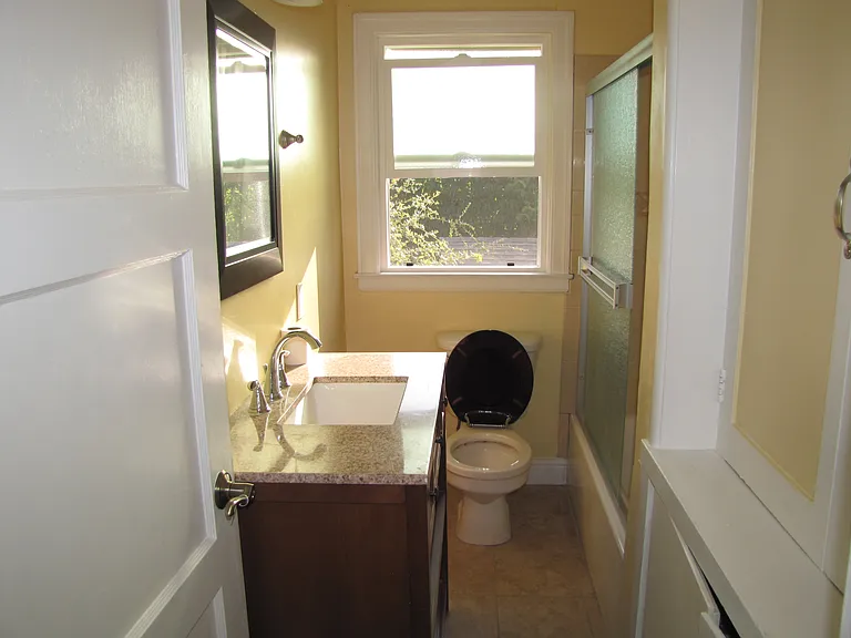 1051 Park Ave #3 — Photo 7