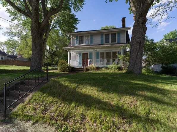 133 Bonnett St SW, North Canton, OH 44720