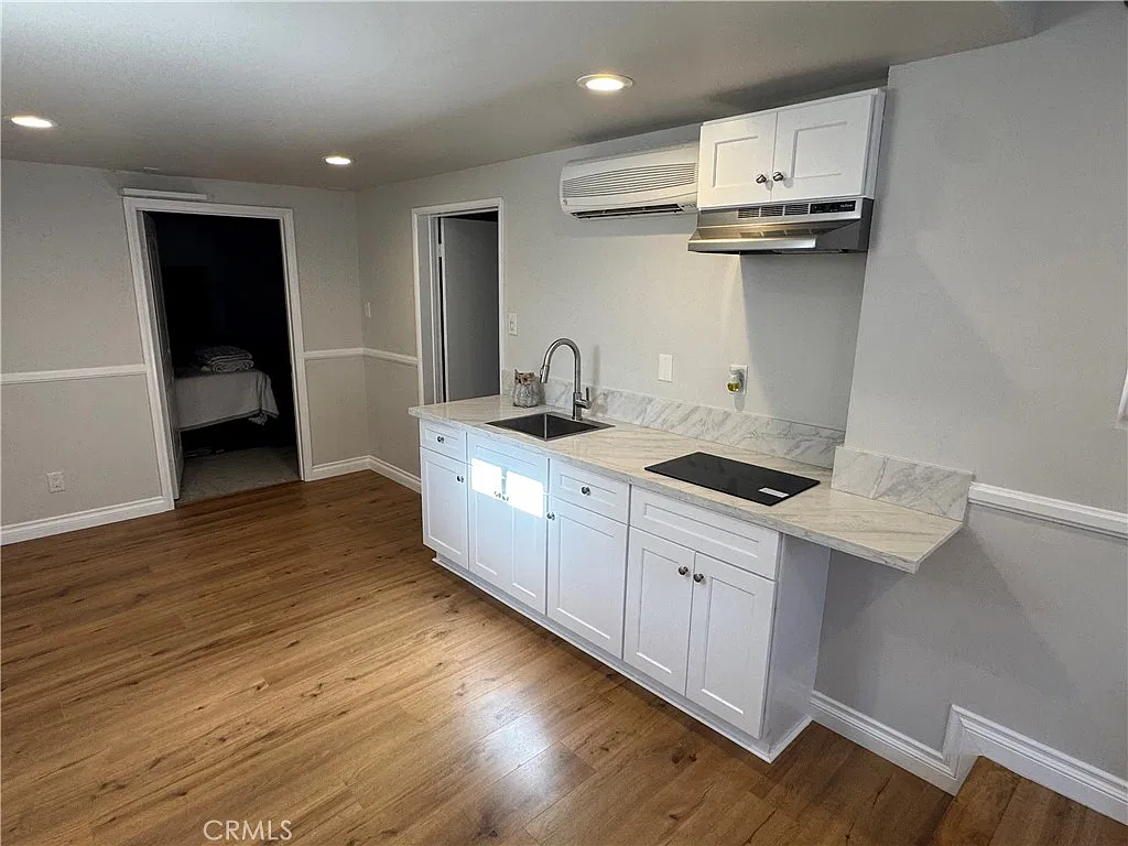 1 bed, 400 sqft, $1,950 — Photo 3