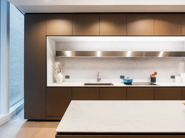 100 East 53rd Street image 17 of 35