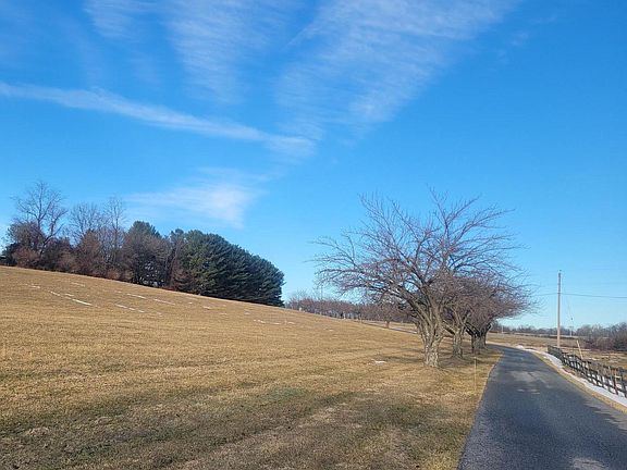 5th image of 535 Turf Farm Dr