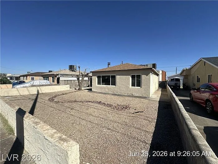 148 W Victory Rd — Photo 27