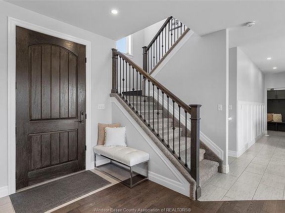 4th image of 9 Joaney Ln