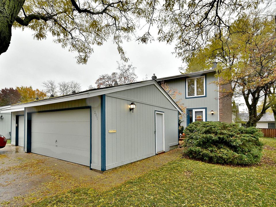 1st image of 247 Pinewood Ln
