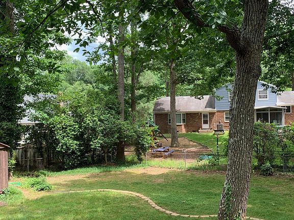 4th image of 2113 Woodmont Dr