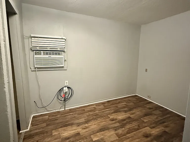 817 Lubbock St — Photo 6