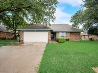 617 Main St, Roanoke, TX 76262