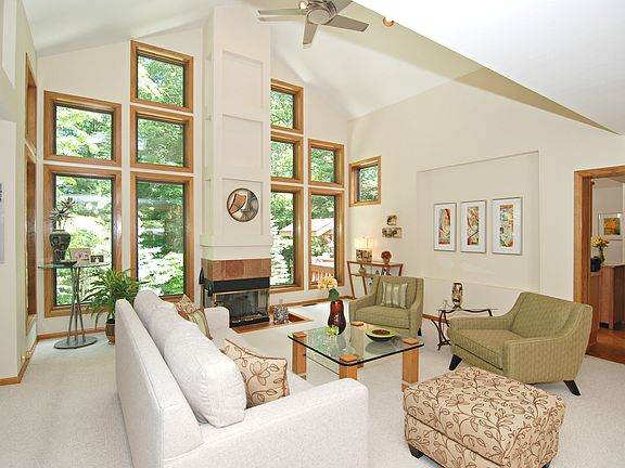4th image of 637 Timber Creek Dr