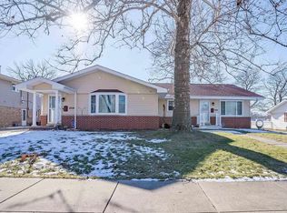 2506 W Newman Pkwy, Peoria, IL 61604