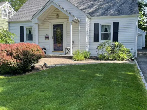 208 Woodland Ave, River Edge, NJ 07661